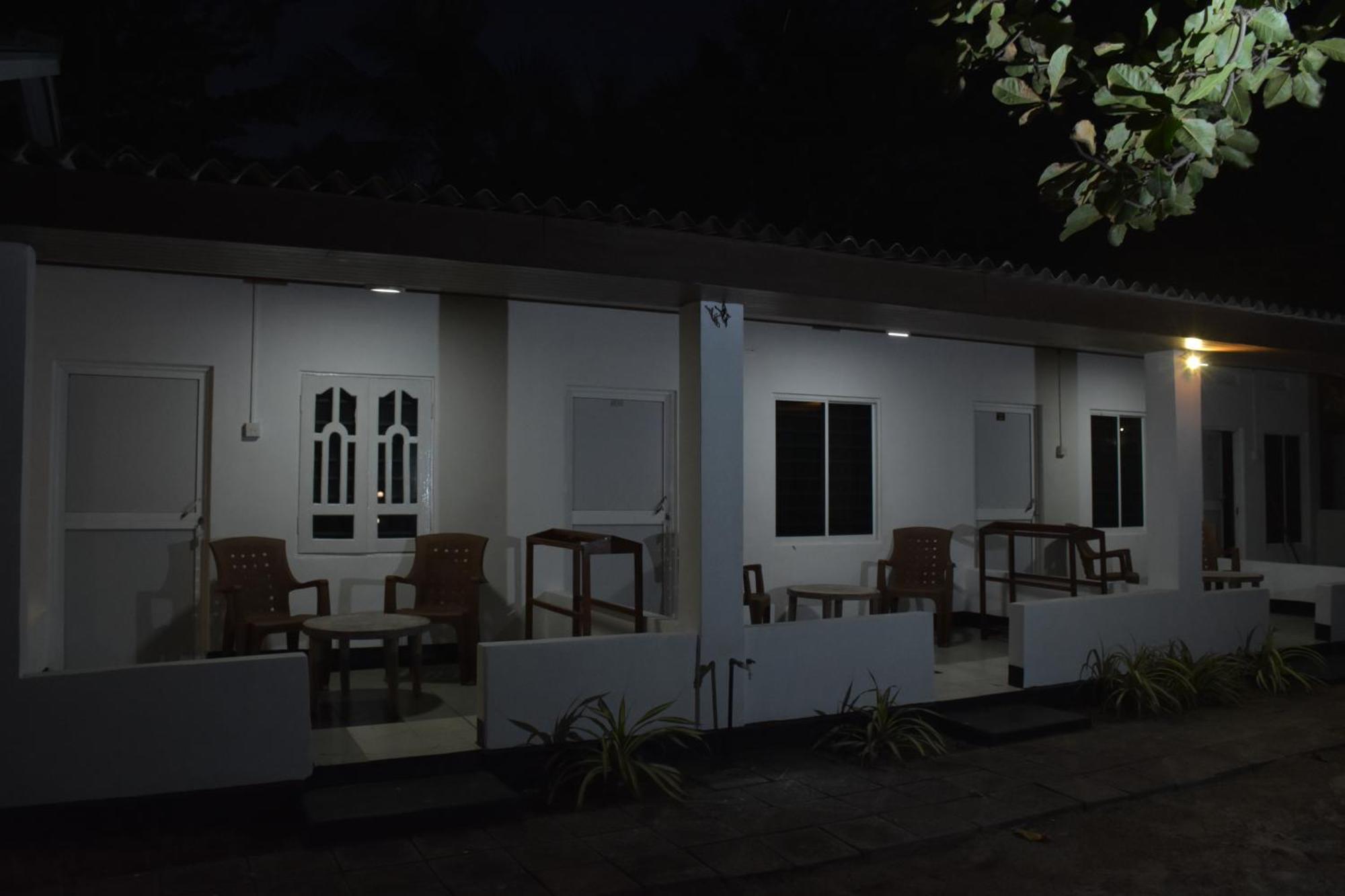 French Garden Regish Guest House Trincomalee Exterior foto